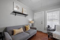 526 Hevey St #2