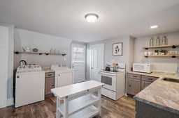 526 Hevey St #3