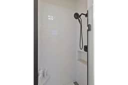1123 Woodside-STUDIO
